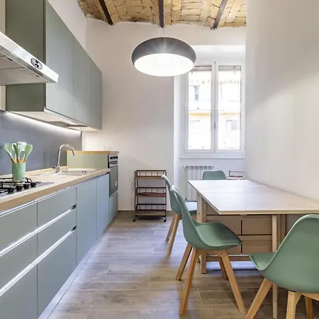 Shanti Apartment *